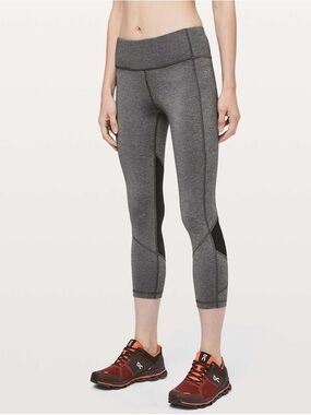 Lululemon Pace Rival 22" Crop Leggings in Heathered Black/Black 4